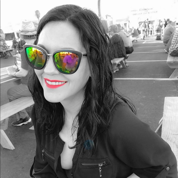 Meet your Posher, Dona - Picture 1 of 1